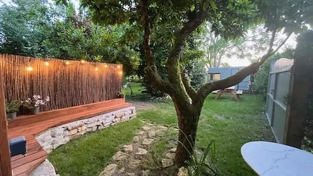 Hébergement de vacances L'annexe, Maison Avec Jardin Proche Futuroscope Chasseneuil-du-Poitou